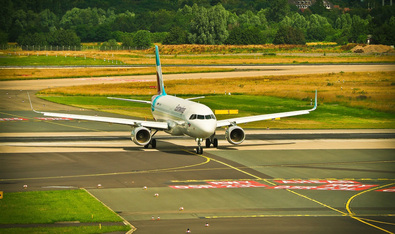 DUS Der Flughafen Düsseldorf LAXARY